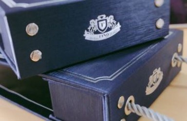 বিলাসবহুল পোশাকের নমুনা