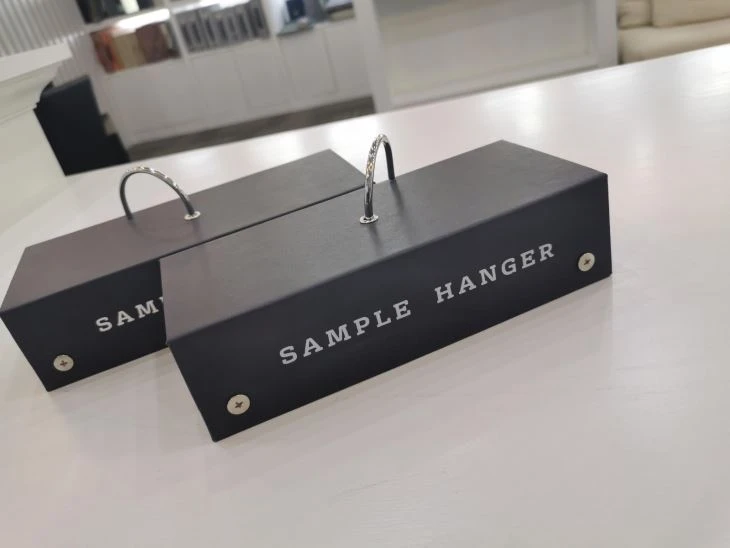High Quality Showing Sample Hanger